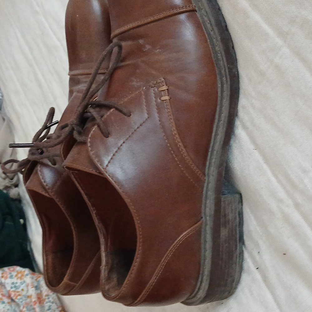 Shoes - Picture 2 of 3